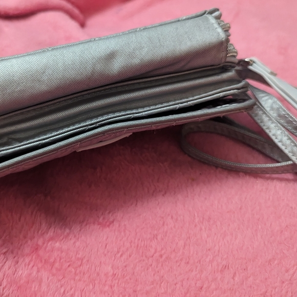 Vera Bradley RFID Silver Wallet Accordion - Picture 5 of 10